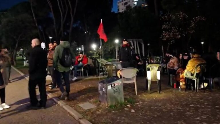PD në protestë, ”Shqipëria Bëhet” zhvendoset tek Bunkeri