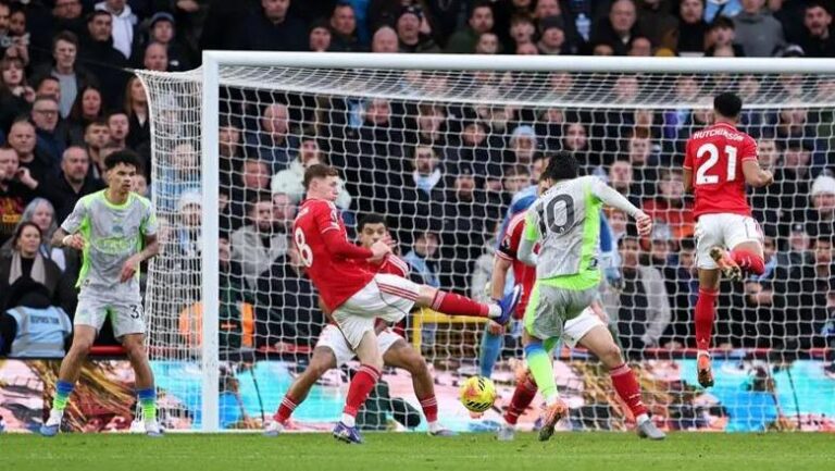 Man.City likuidon 1-2 Nottinghamin në udhëtim dhe merr kreun e Premier League