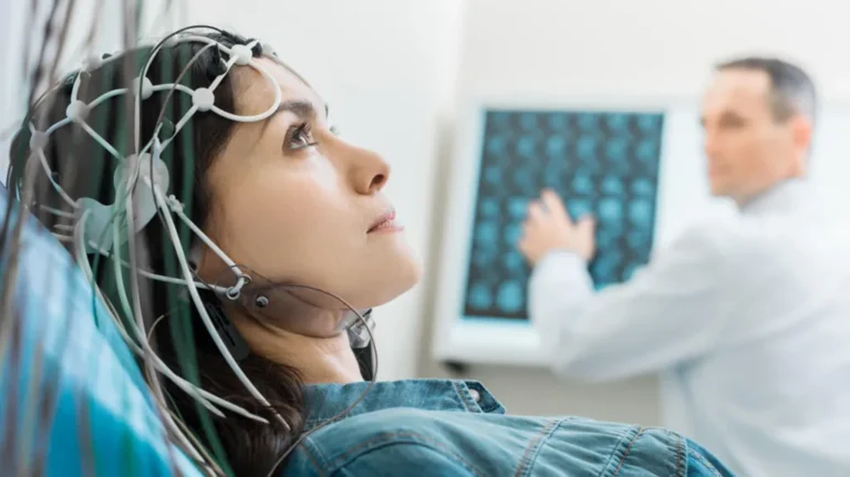 Instituti i Teknologjisë në Masaçusets: A po i dëmton inteligjenca artificiale aftësitë tuaja të të menduarit?