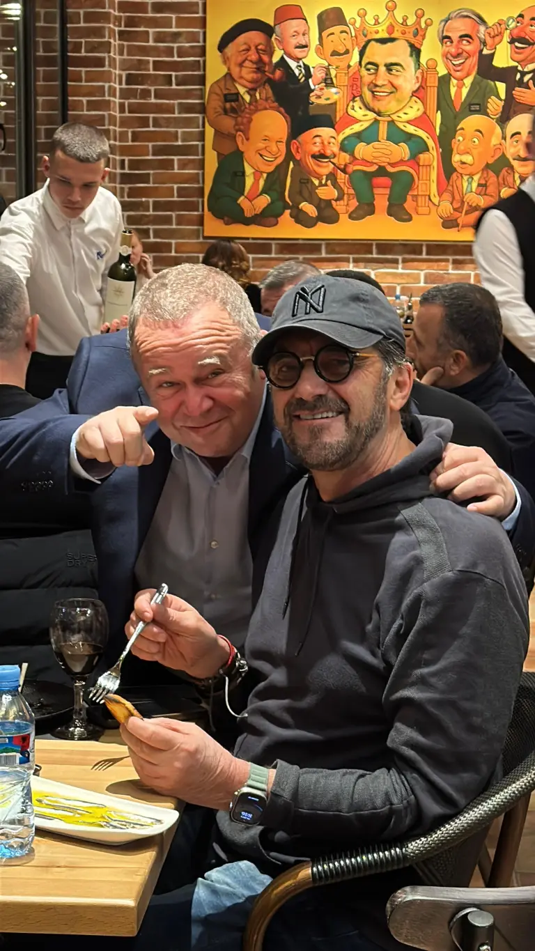 Fish City zbukuron Elbasanin në prag të festave  një skenë e re   Momentet e  Allishverish 2  në foto