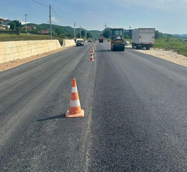 ministri-gogu-poston-pamjet-investimi-ne-rrugen-tirane-ndroq-plepa-nxit-zhvillimin-e-bizneseve