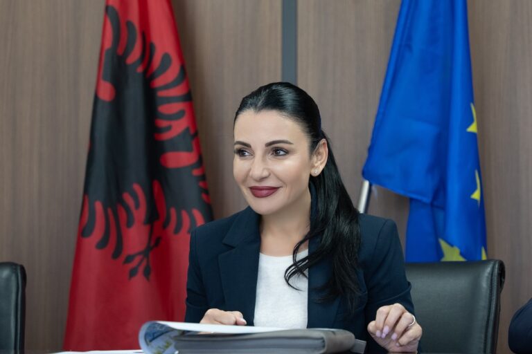 Shpallet vendimi, Gjykata Kushtetuese kthen në detyrë Belinda Ballukun