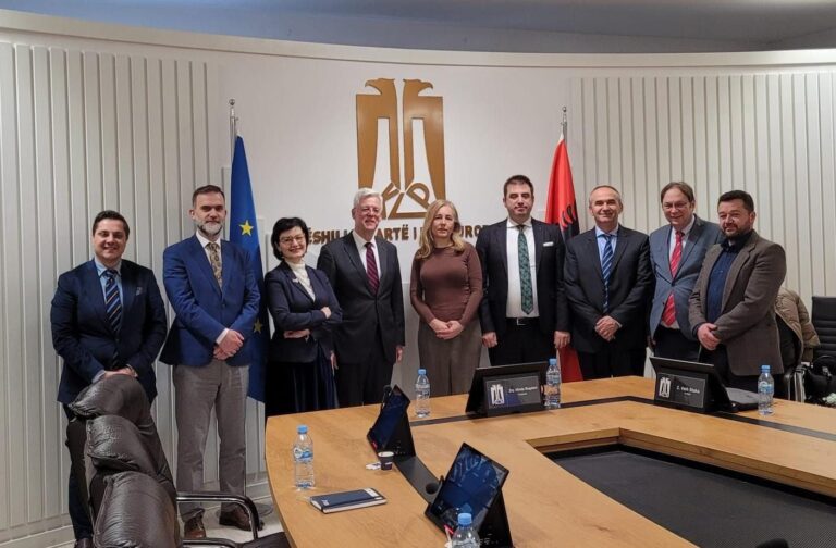 Ambasadori gjerman në Tiranë mesazh KLP: Mbani kursin e Altin Dumanit, votoni vetëm për integritet!