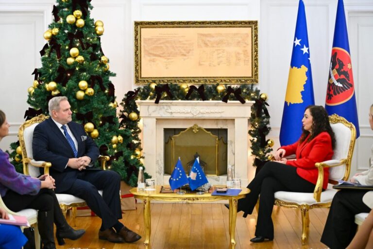 Presidentja Osmani në BE: Koha për të hequr masat ndaj Kosovës