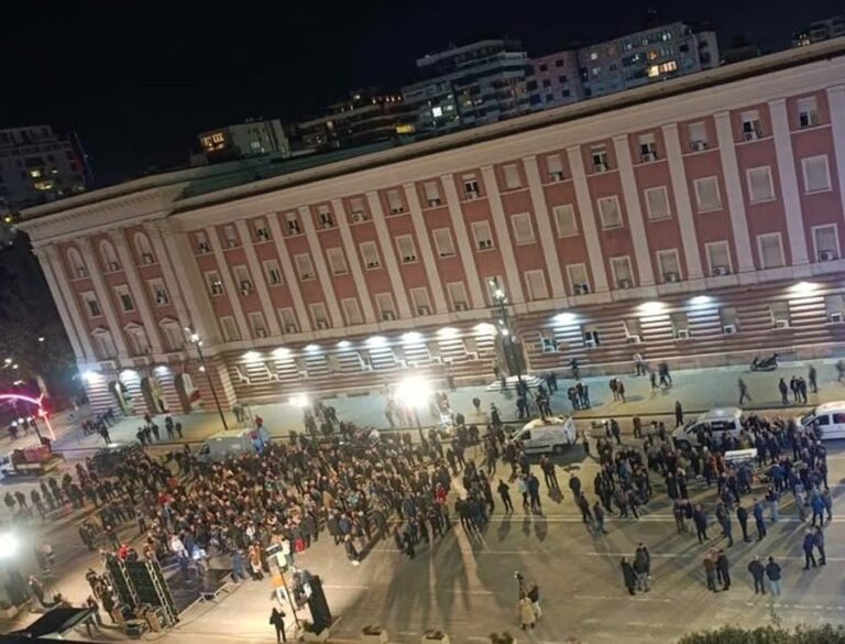 Balla nuk ndalet, ironizon foltoren e PD-së: Si mos më keq dasma këtë javë
