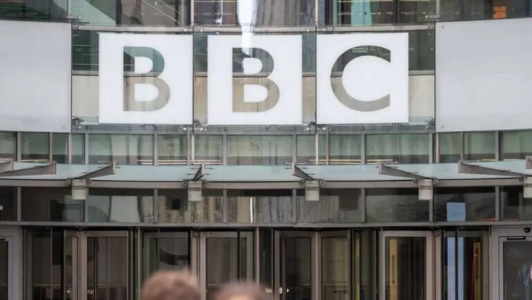 Padia e Trumpit: A do të paguajë BBC 10 miliardë dollarë?