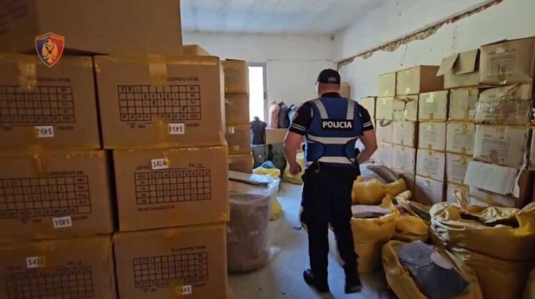 Nga Gucci te Philipp Plein, mijëra veshje false të markave të njohura të sekuestruara nga policia, dhjetëra persona të arrestuar dhe proceduar penalisht