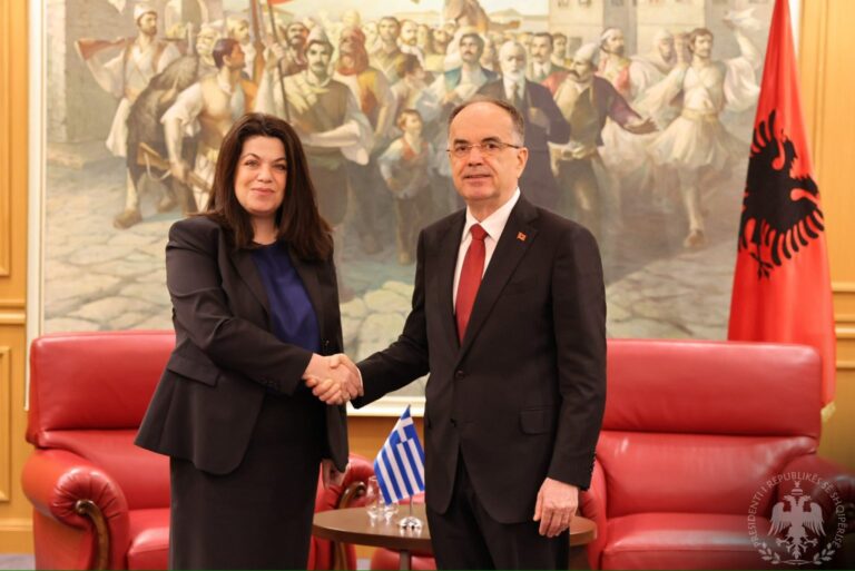 Presidenti Begaj pranon letrat kredenciale të ambasadores së re të Greqisë
