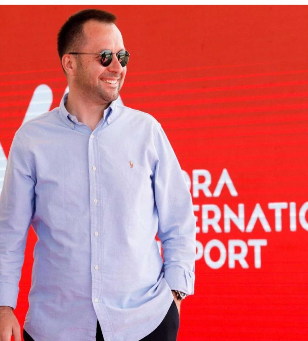 Valon Ademi Biznesmeni i Vitit  Sipërmarrësi që e kthen aeroportin e Vlorës në mision patriotik