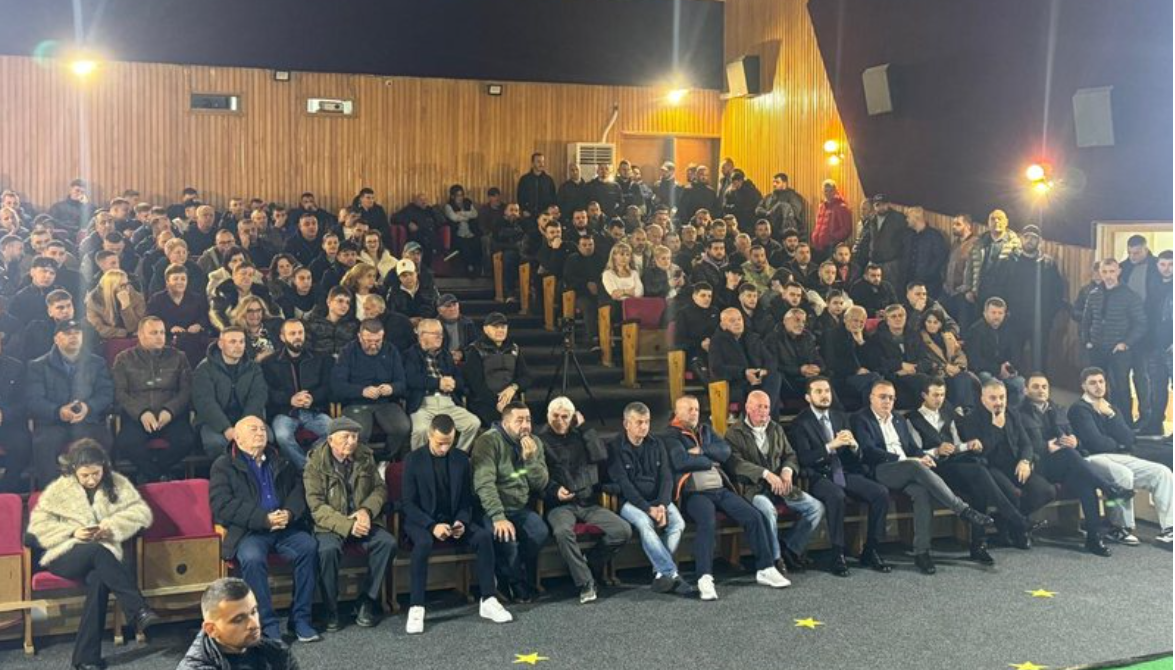 Ervin Salianji sfidon Sali Berishën  organizon takim në Gjirokastër