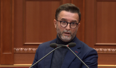 Parlamenti miraton  paqen fiskale   rrëzon amandamentet e deputetit Erion Braçe