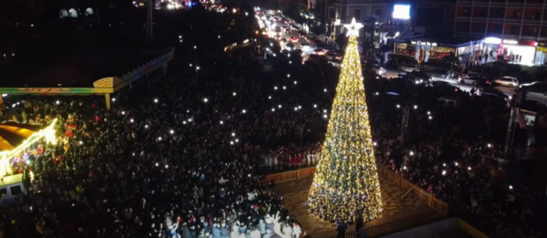 Dhjetori i festave, Rama poston video nga atmosfera elektrizuese në Fier