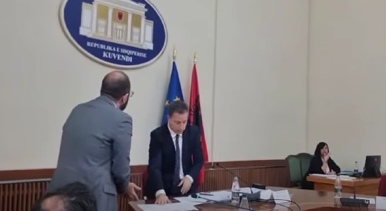 Berisha publikon pamjet nga debati mes Bardhit dhe Peleshit  Kur do e thërrasësh mbledhjen tjetër 