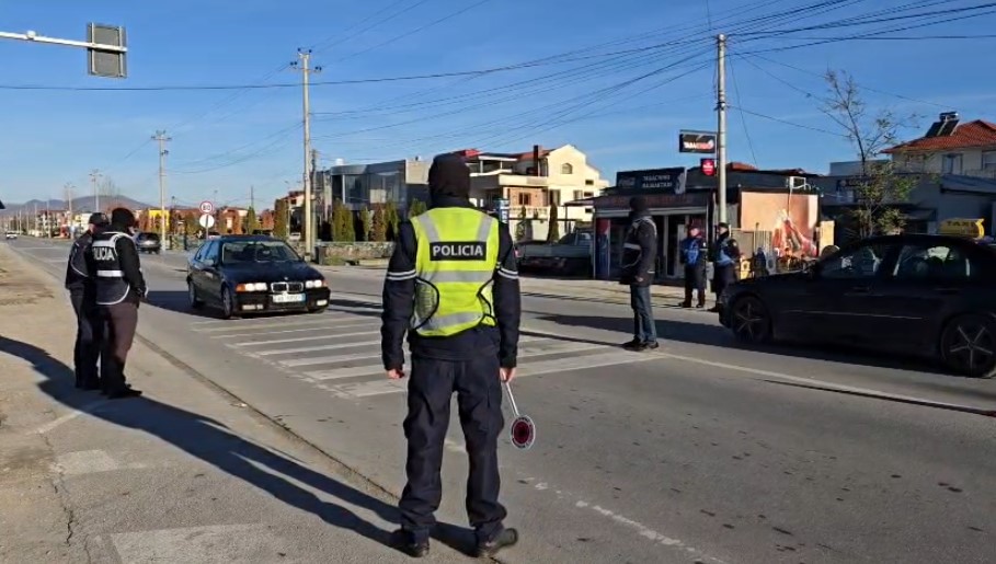 Vrasja e Elbasanit   Blindohet  juglindja  kontrolle e mbi 4 postblloqe të ngritura