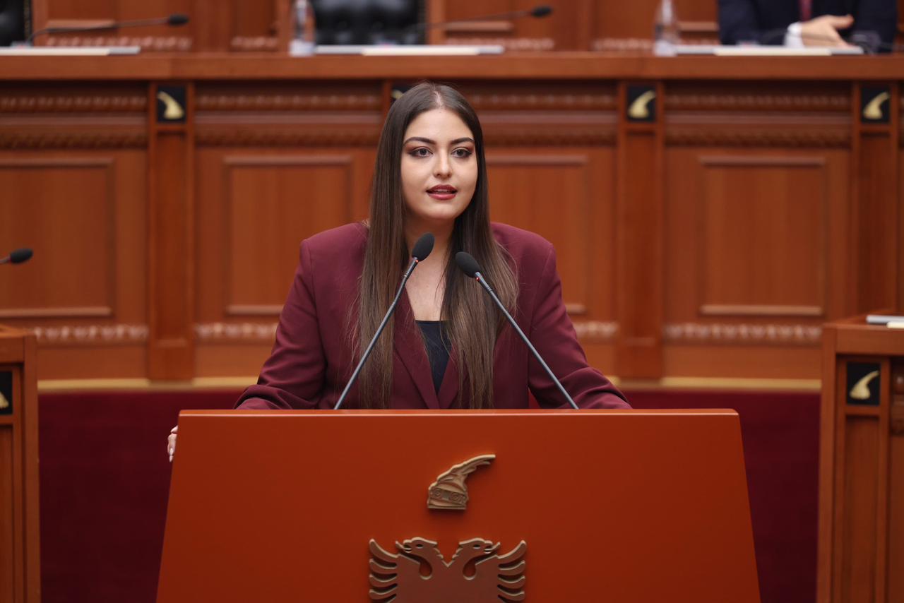 Projekti hekurudhor që rikonfirmon dhe Elbasanin si nyje të Europës  deputetja Mila  Po ndërtojmë një korridor ekonomik