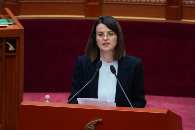 Ministrja Koçiu: Shteti nuk negocion me paligjshmërinë. Territori është vijë ndarëse mes së shkuarës kaotike dhe së ardhmes europiane