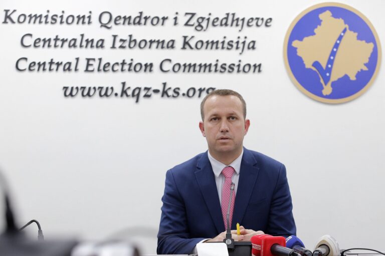 Kosovë – Zëdhënësi i KQZ-së, Valmir Elezi ka sqaruar: Votë larg atdheut, si do të votojë diaspora?