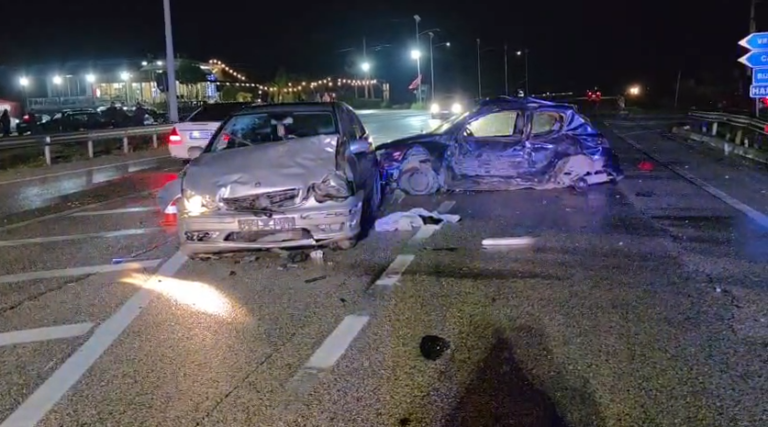 Aksident tragjik në autostradën Levan–Tepelenë, humb jetën një 16-vjeçar