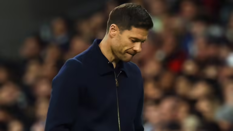Xabi Alonso rrezikon shkarkimin nga Reali, në Bernabeo shfaqet “fantazma” e Zidane