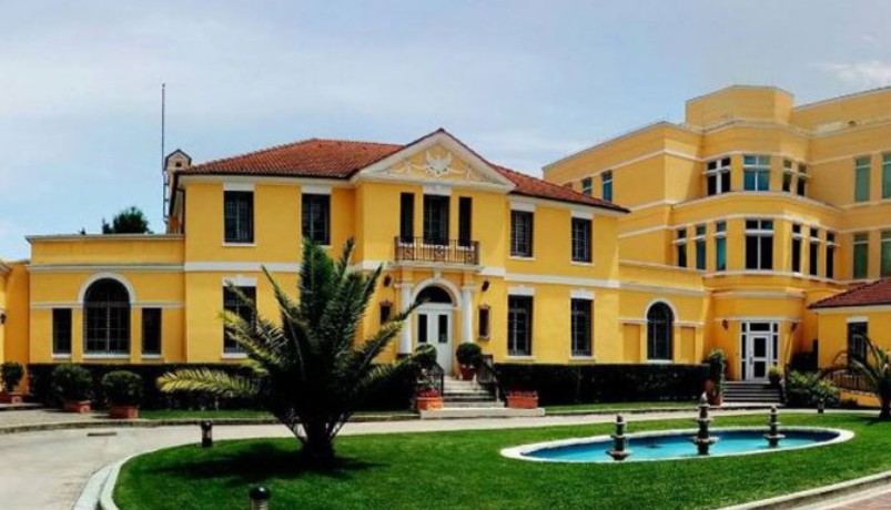 Ambasada Amerikane në Tiranë  SHBA dhuron pajisje sigurie për të forcuar rrjetet kibernetike shqiptare