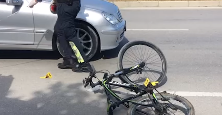 E reja i merr jetën burrit që po qarkullonte me biçikletë