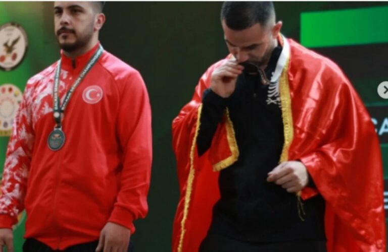 Peshëngritje/ Shkëlqen Briken Calja, kampion absolut i Ballkanit me 3 rekorde