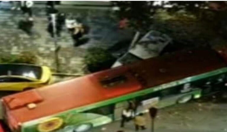 Aksidenti me autobusin e Unazës në Tiranë. Të plagosur drejtuesja e biçikletës dhe tre persona që ndodheshin në urban