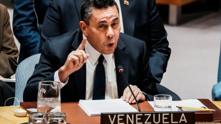 Venezuela miraton ligjin që kriminalizon sekuestrimin e anijeve-cisternë të naftës
