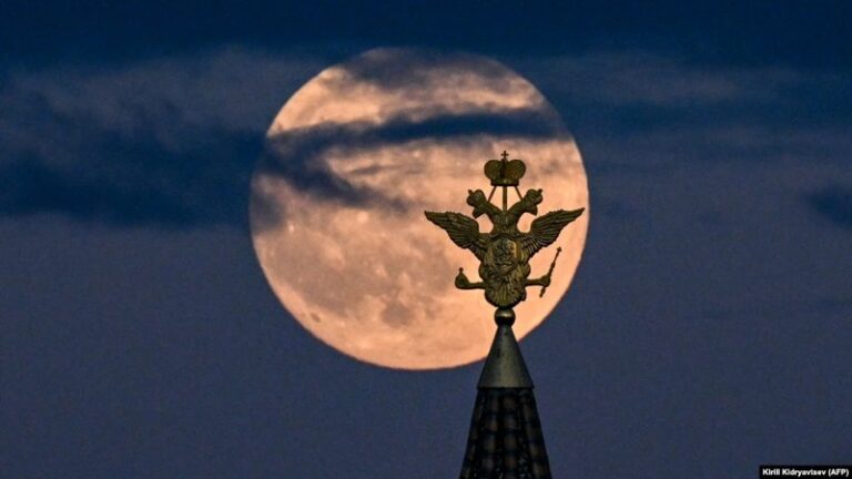 Rusia synon ndërtimin e një centrali energjetik në Hënë deri në vitin 2036
