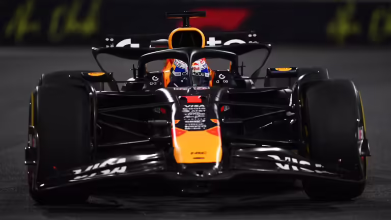 Verstappen siguron “pole position” në Abu Dhabi, ndiqet nga Norris dhe Piastri