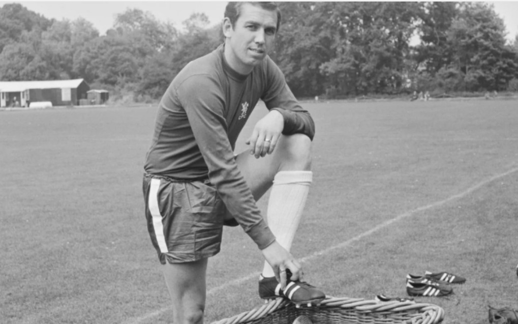 Futbolli anglez në zi  ndahet nga jeta ish mbrojtësi legjendar i Chelsea t