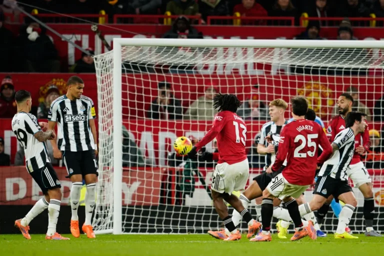 Boxing Day/ United triumfon ndaj Newcastle, sfidën e vendos Dorgu