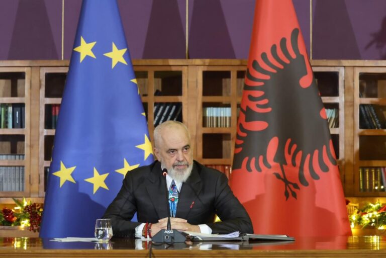 Sondazhi: Mbi 80% mendojnë se Rama gëzon mbështetjen e SHBA dhe BE