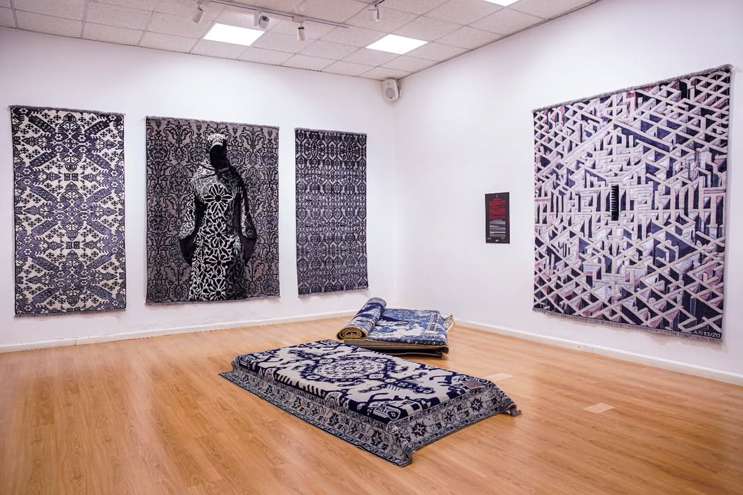  Qoftë e shëndetshme dora që krijon   ekspozita që ndërthur traditën me artin bashkëkohor në Tiranë