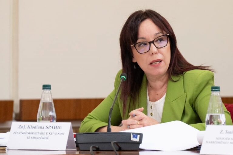 Nënkryetarja e Kuvendit, Spahiu: Përgjegjësi penale për ata që orkestrojnë lajme të rreme