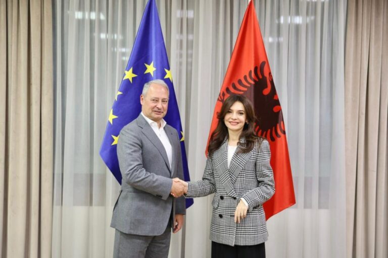 Ministrja Spiropali pret raporterin për Shqipërinë në PE: Mbështetës i anëtarësimit të Shqipërisë në BE