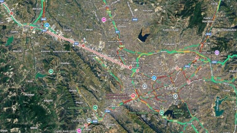 Tirana në kolaps nga trafiku, bllokohet qarkullimi në rrugët hyrëse