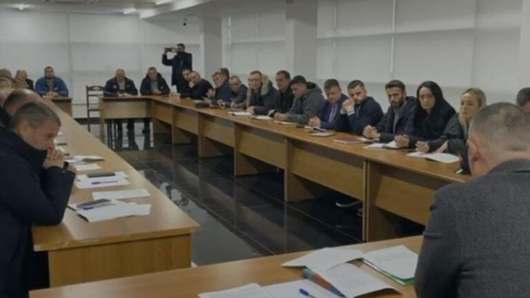 Përmbytjet në Lezhë dhe Kurbin, ministri Salla: Qeveria në ndihmë të banorëve