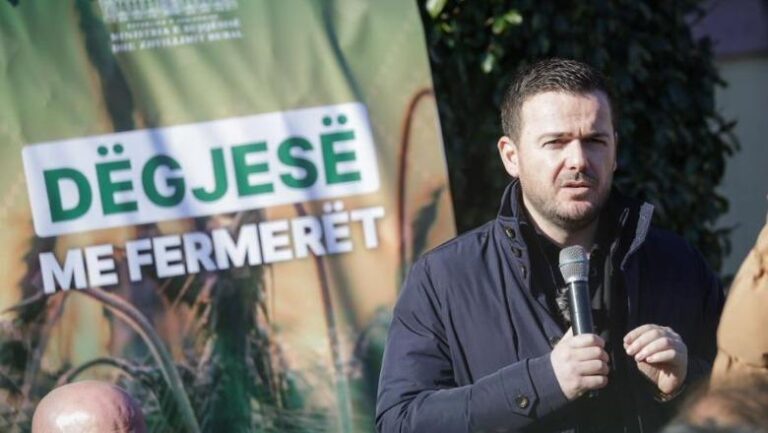 Ministri Salla nis nga Librazhdi turin e dëgjesave me fermerët: Buxhet prej 5.2 miliardë lekësh