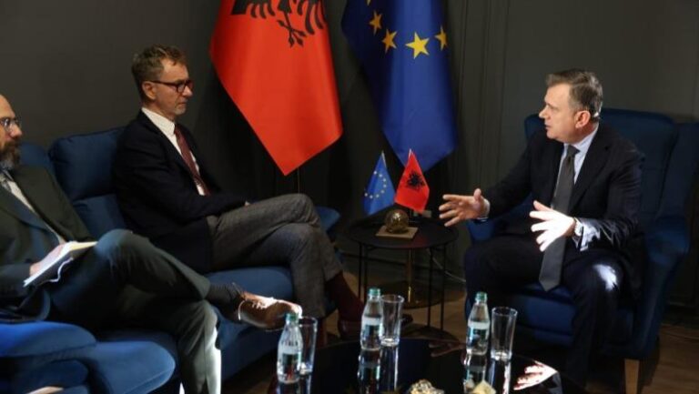 Taulant Balla me ambasadorin e BE-së, Gonzato: Reforma zgjedhore dhe territoriale, kyçe në rrugën drejt BE-së