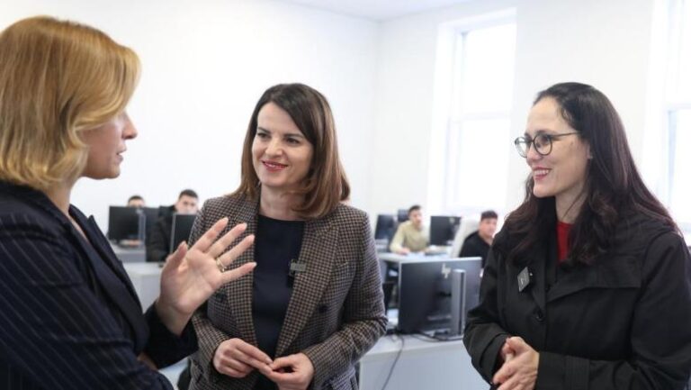 Pasuritë e konfiskuara nga krimi vihen në shërbim të arsimit, ministrja Koçiu: Askush nuk pasurohet në rrugë kriminale