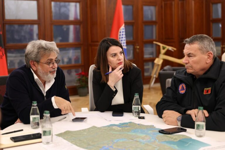 Moti i keq, ministrja Koçiu: Asnjë problematikë në Shkodër nga reshjet, strukturat në gatishmëri