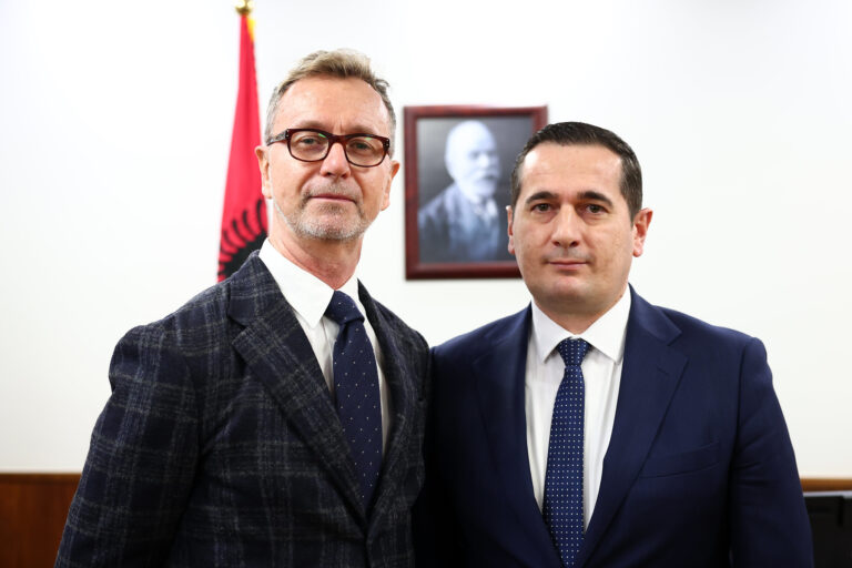 Ambasadori i BE-së takim me kreun e ri të SPAK: Të vijojë lufta kundër krimit dhe korrupsionit