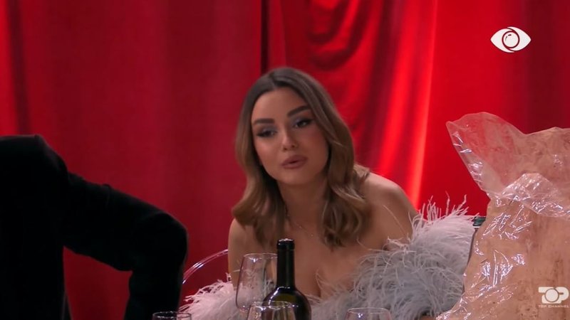 Ina zbulon detaje të puthjes me Kejsin para Big Brother