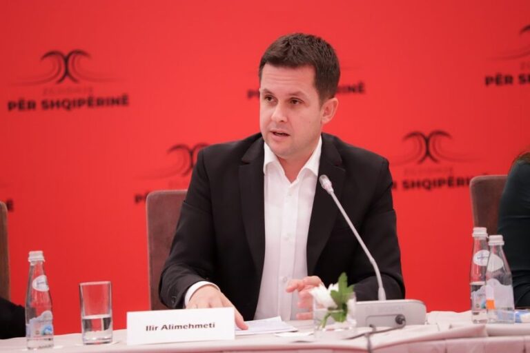 ”Shqipëria në një emergjencë kombëtare”, Alimehmeti: Qeveria po na vjedh të ardhmen e fëmijëve, duhet reagim i fortë qytetar