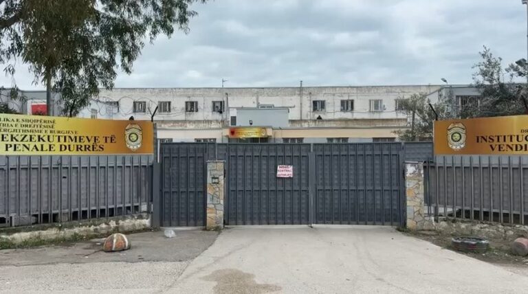 Arratisja e bujshme, të paraburgosurit në IEVP e Durrësit po zhvendosen drejt Fierit