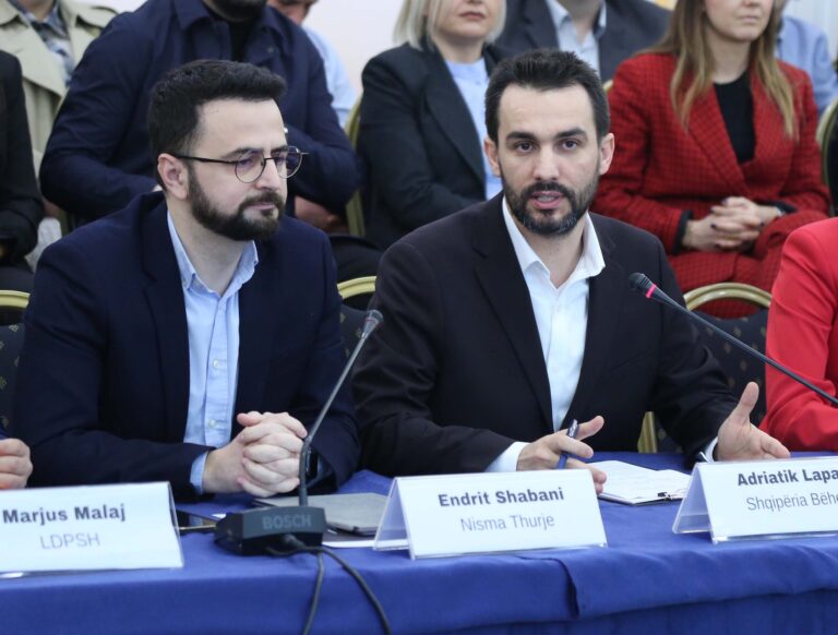 Shabani lë pas sherrin me Lapajn, si Avokat i Popullit do të monitorojë protestën tek Kryeministria