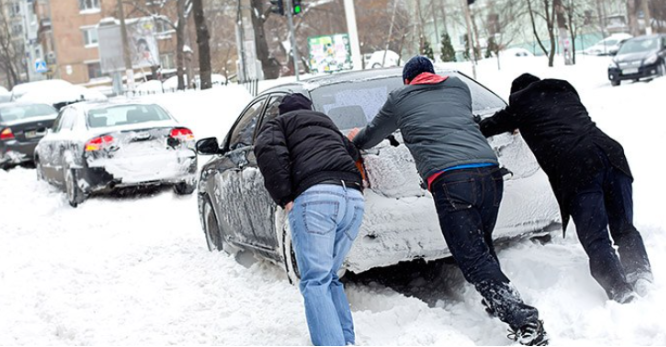 Policia nuk lejon makinat pa zinxhirë në qarkun e Elbasanit