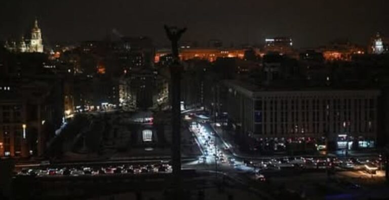 Zelensky shpall gjendjen e jashtëzakonshme në sektorin e energjisë në Ukrainë