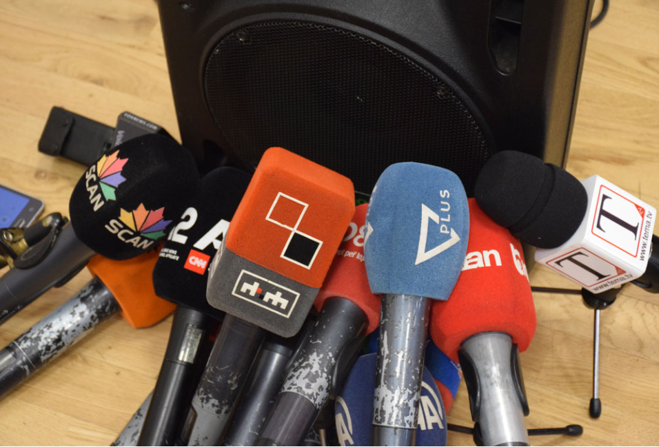 Analizë Media shqiptare kërkon transparencë nga politika  por refuzon ta zbatoj mbi veten